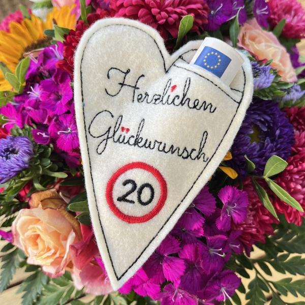 Stickdatei ITH Auto Geschenkverpackung für den 10x10er Stickrahmen S396-02-01